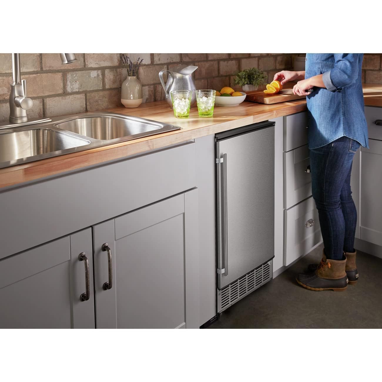 100LBS/200LBS/265LBS Freestanding Commercial Ice Maker Z5845A