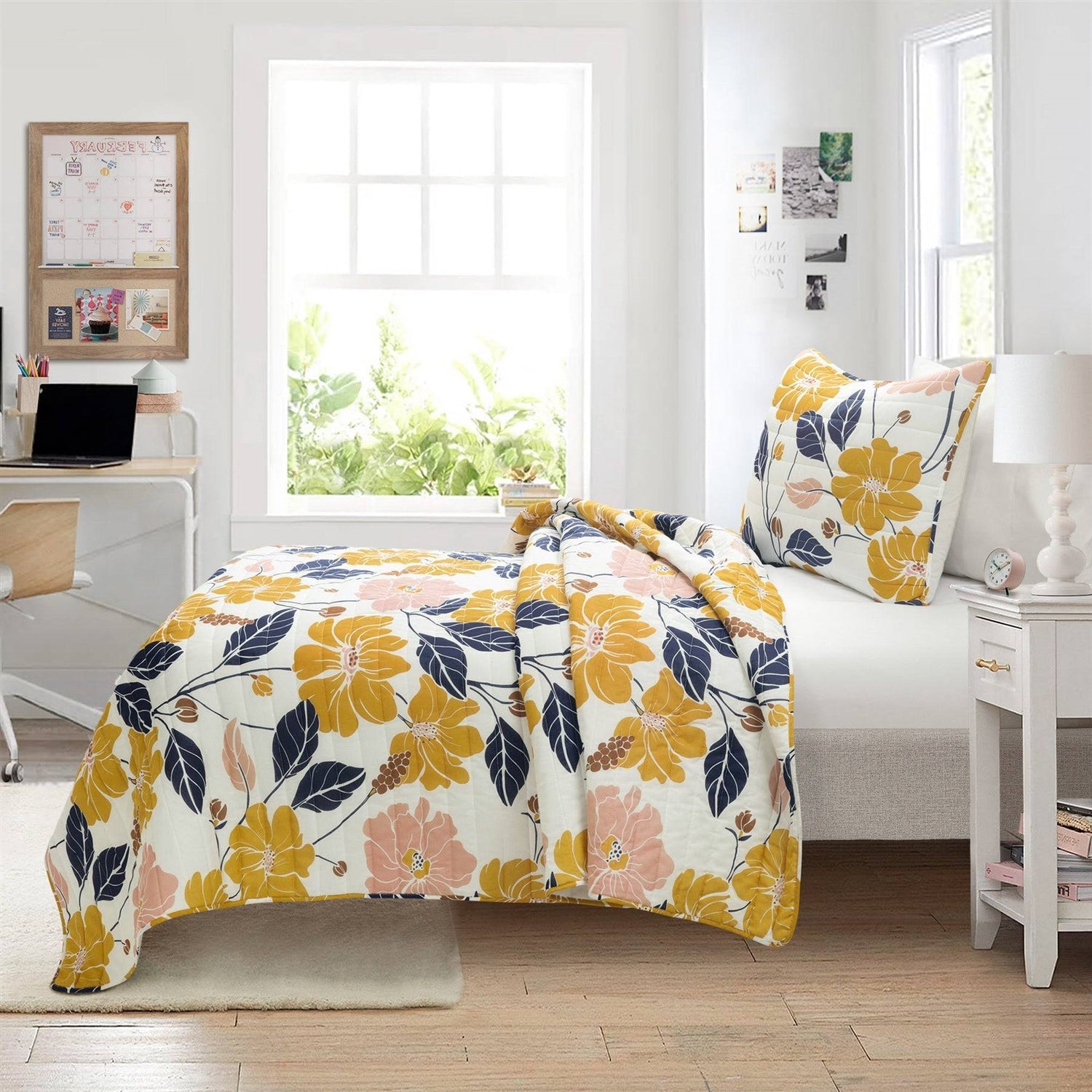 Full/Queen Aloha Hawaiian Floral Lightweight Quilt Set