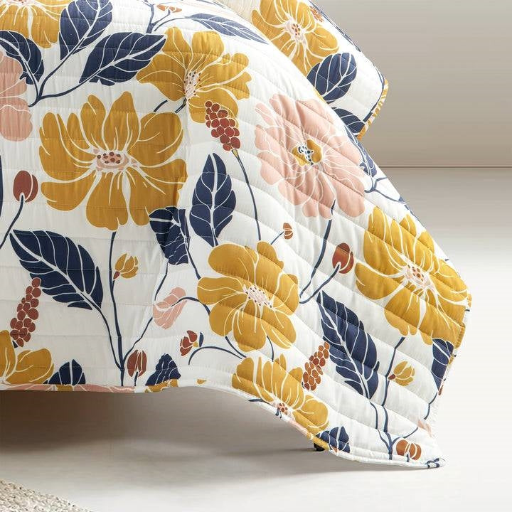 Full/Queen Aloha Hawaiian Floral Lightweight Quilt Set