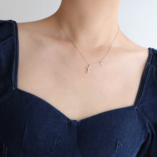 Full diamond hip-hop fashion cross necklace with micro inlaid collarbone chain titanium steel silver non fading women's style