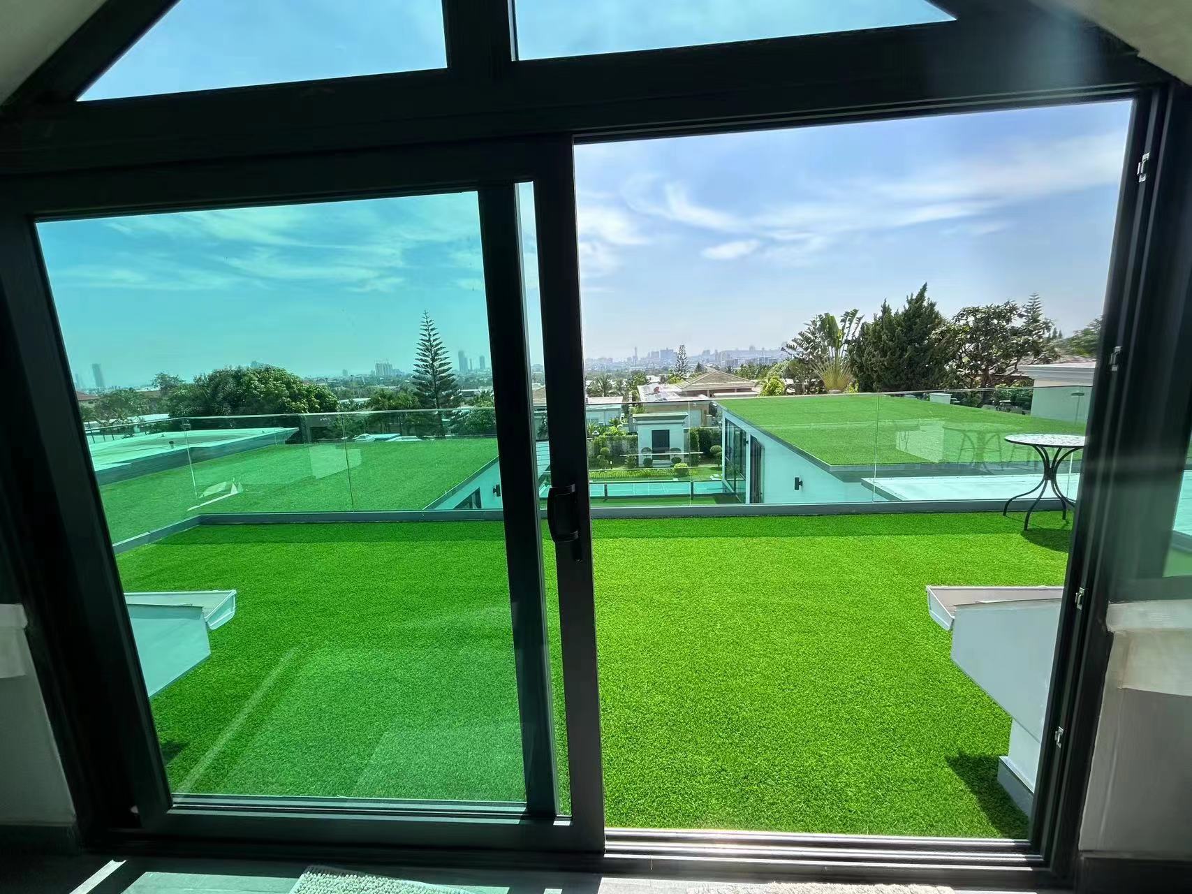 2FTX10FT Outdoor Artificial Grass Runway Blanket, Thick and Realistic Fake Grass Roll Decoration 1.38 