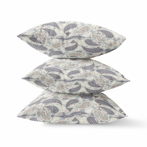 16?ǥ Gray Cream Boho Paisley Indoor Outdoor Throw Pillow
