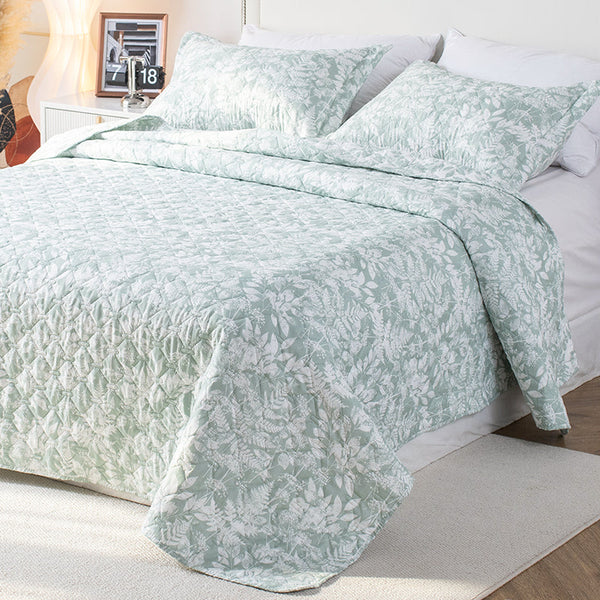 Kasentex Lightweight Botanical Green Floral Quilt Set - Light All Season Bedding, Room Decor, Graduation Gifts