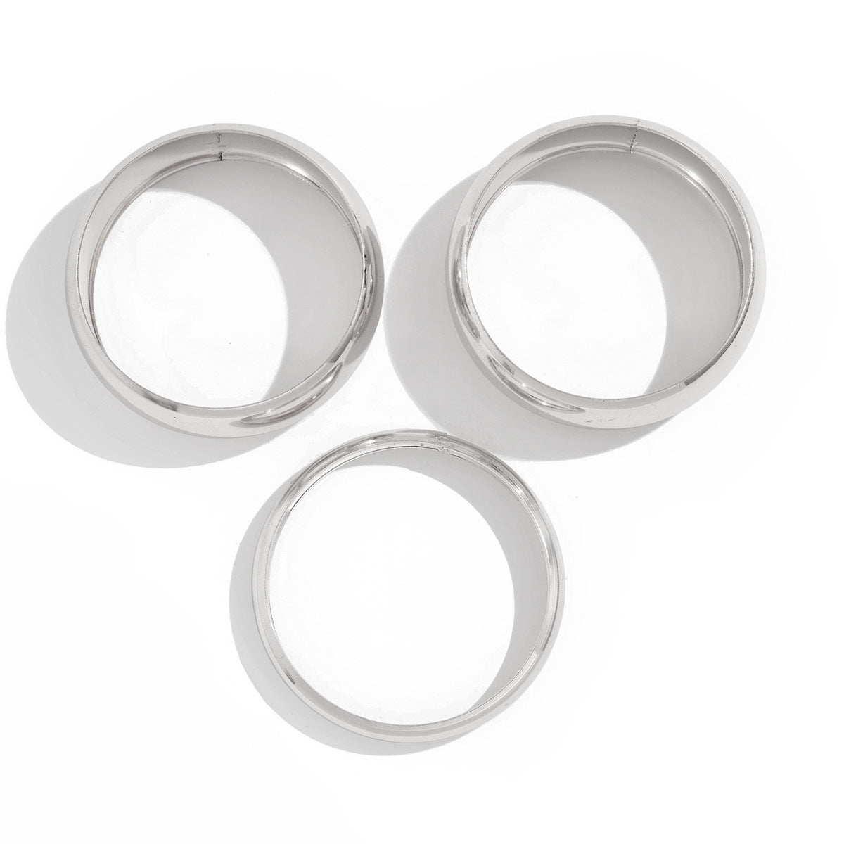 Stacked wind curved smooth surface bracelet with personalized and versatile metallic feel Bracelet set