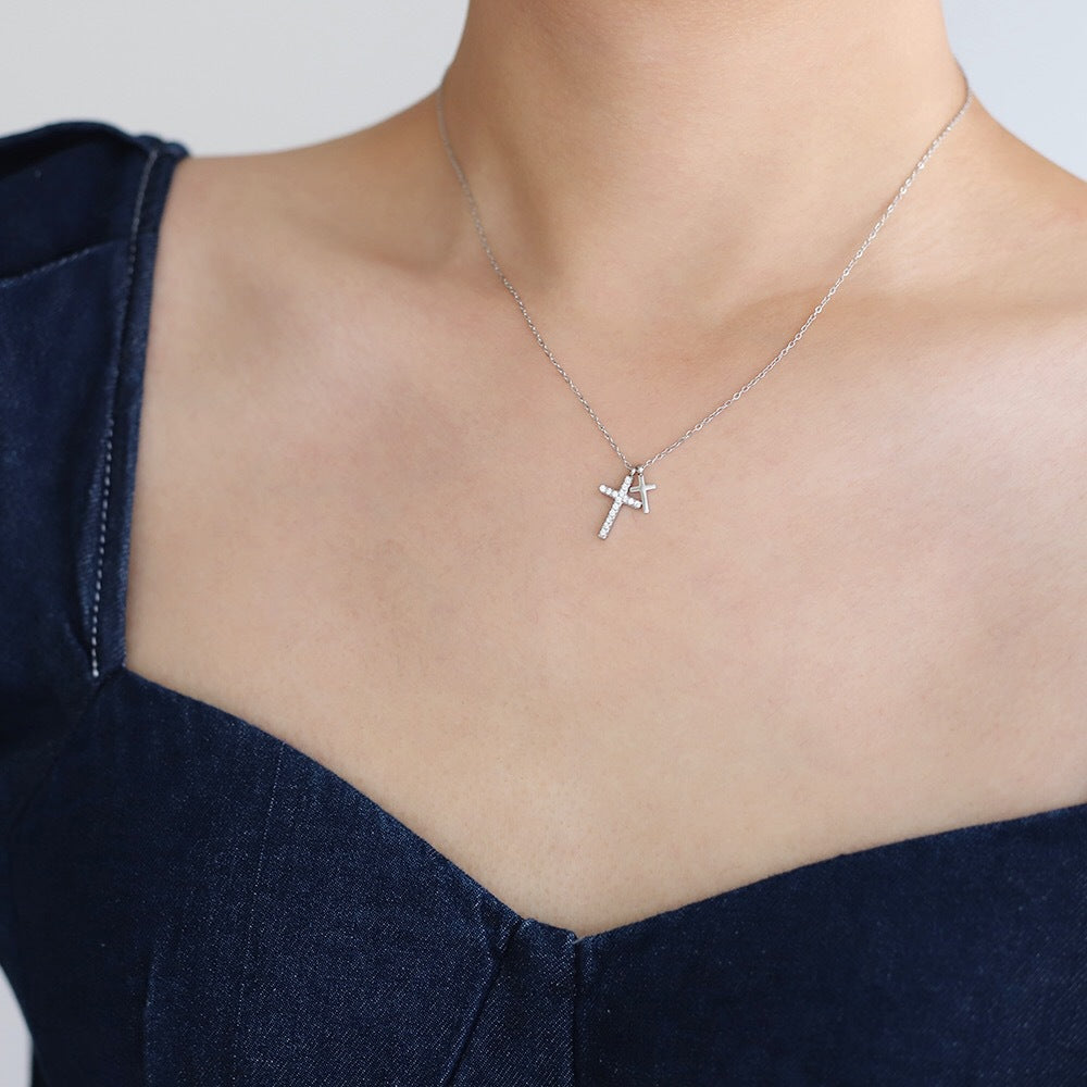 Full diamond hip-hop fashion cross necklace with micro inlaid collarbone chain titanium steel silver non fading women's style