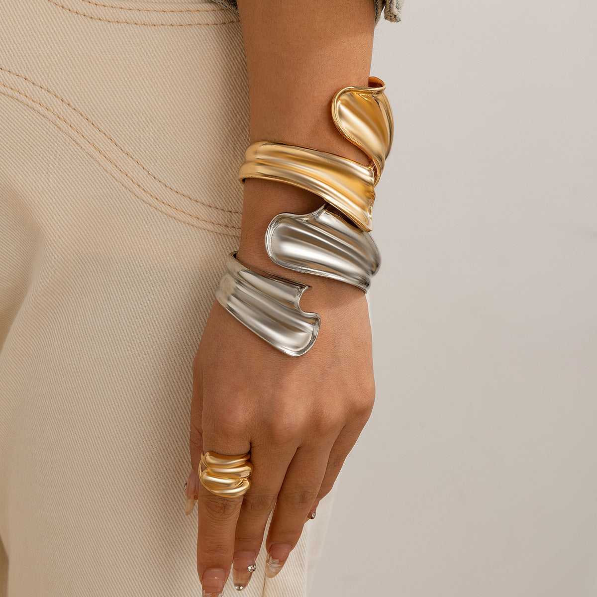 Punk style exaggerated irregular folds personalized winding fish tail bracelet Bracelet