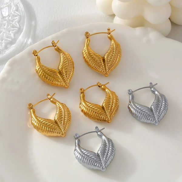 Leaf patchwork heart-shaped earrings with a niche design and titanium steel earrings