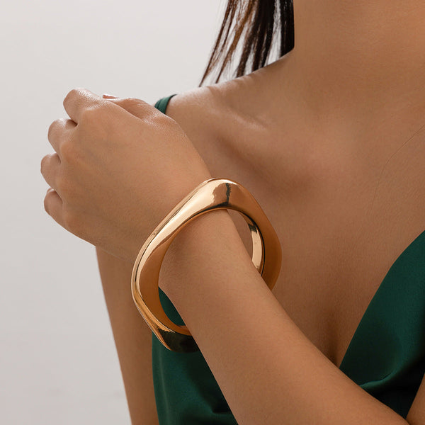 Design sense: Geometric square smooth circular ring bracelet, niche hollow alloy bracelet