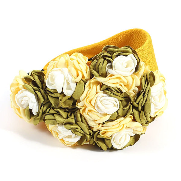 Fashionable design with three-dimensional flower headbands on the side