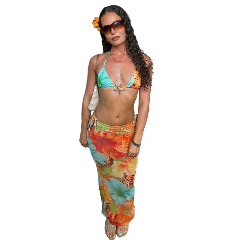 Three piece set of fashionable printed bikini with exposed navel tie