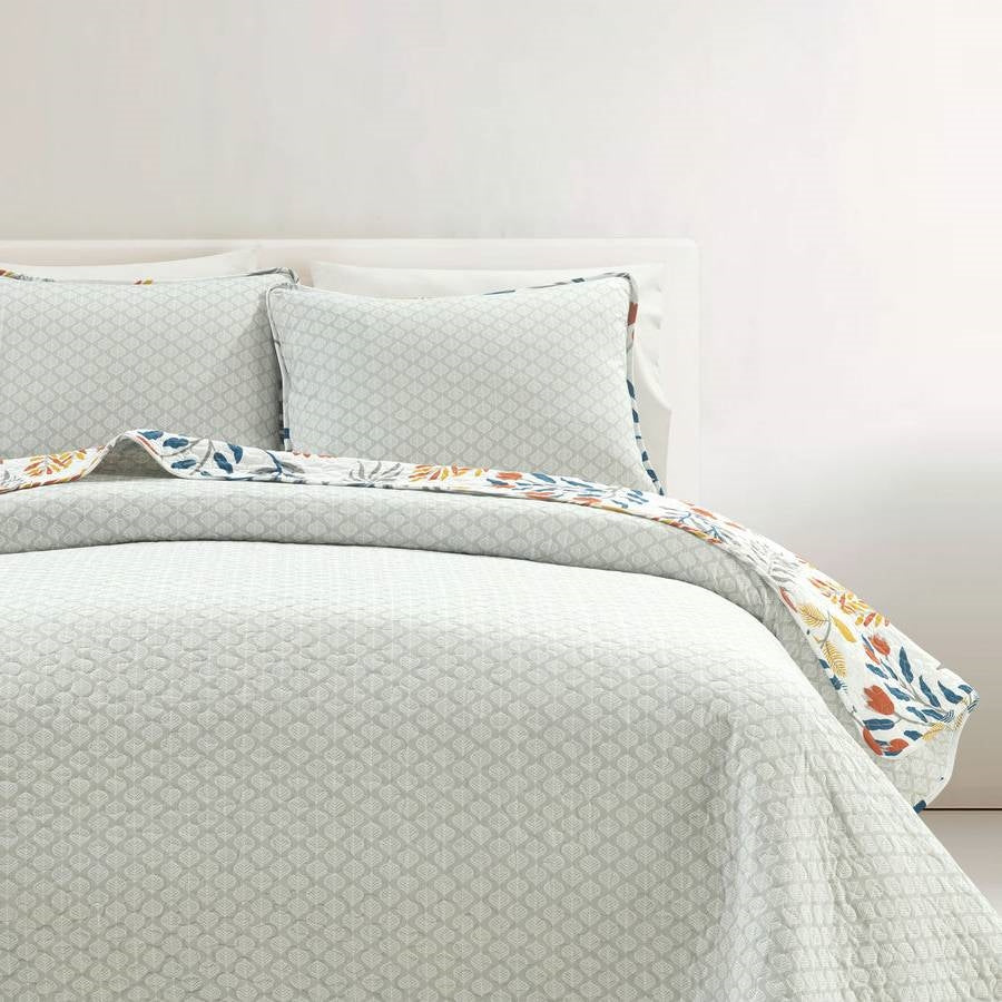 Full/Queen Botanical Bohemian Floral Lightweight 3 Piece Quilt Set