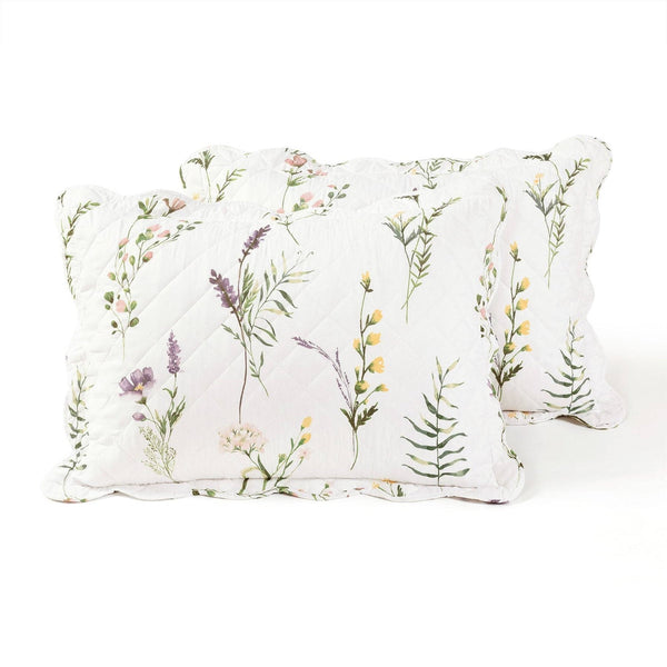 Full/Queen Scallop Edge Floral Lightweight 3 Piece Quilt Set