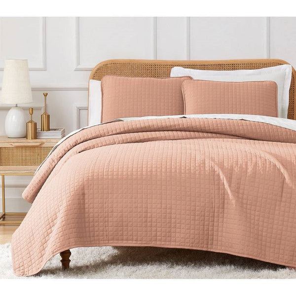 King/Cal King Lightweight Blush Ultra Soft 3-Piece Microfiber Quilt Set