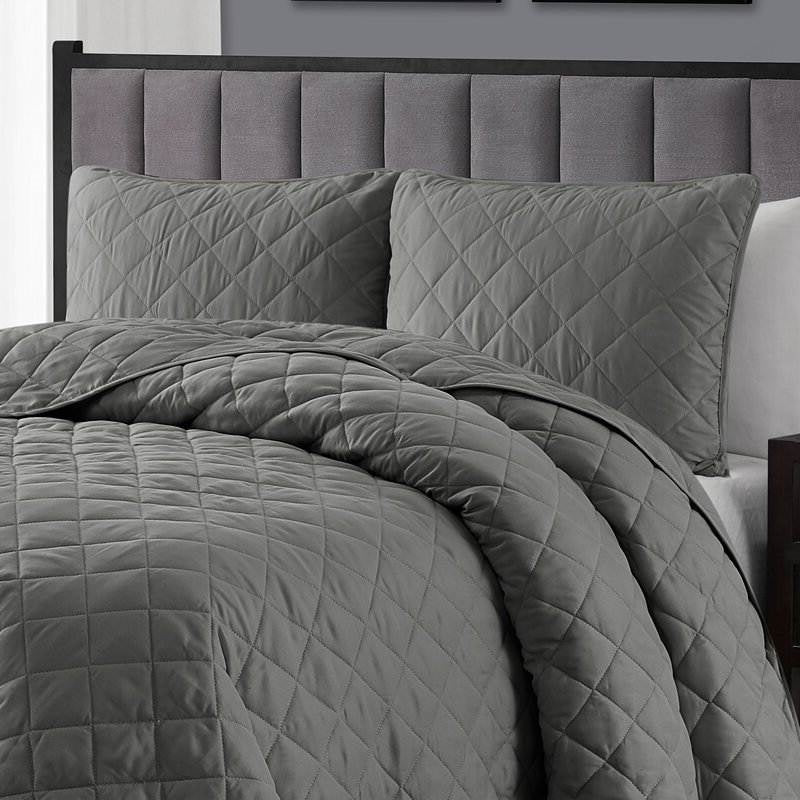 King/CAL King 3-Piece Dark Grey Polyester Microfiber Diamond Quilted Quilt Set