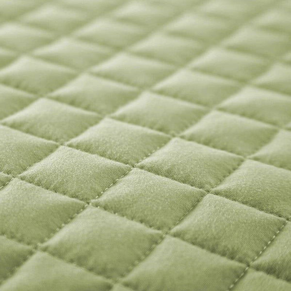 Twin/Twin XL Lightweight Sage Ultra Soft 2-Piece Microfiber Quilt Set