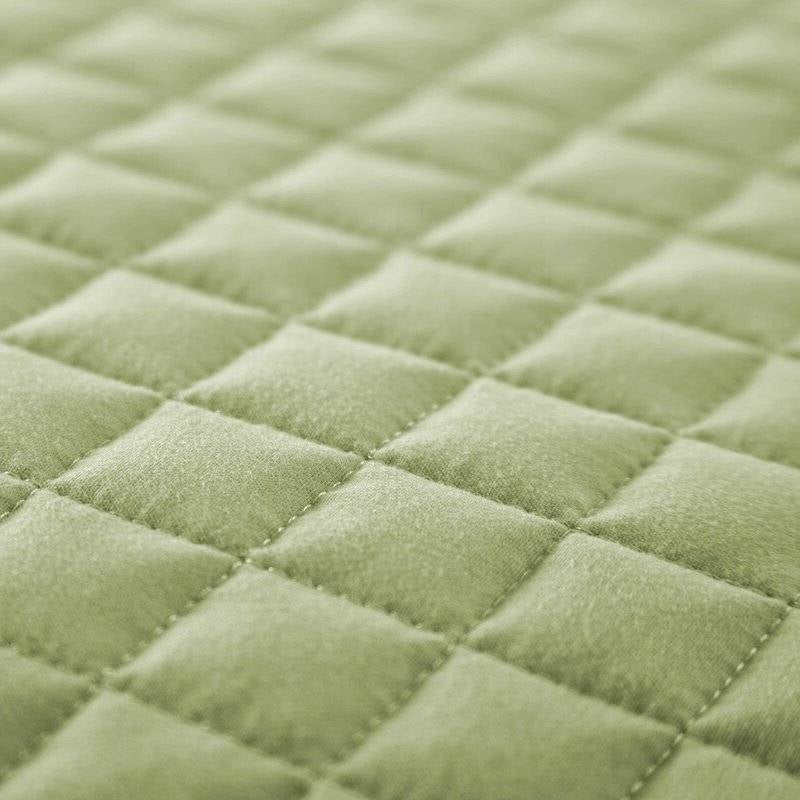 King/Cal King Lightweight Sage Ultra Soft 3-Piece Microfiber Quilt Set