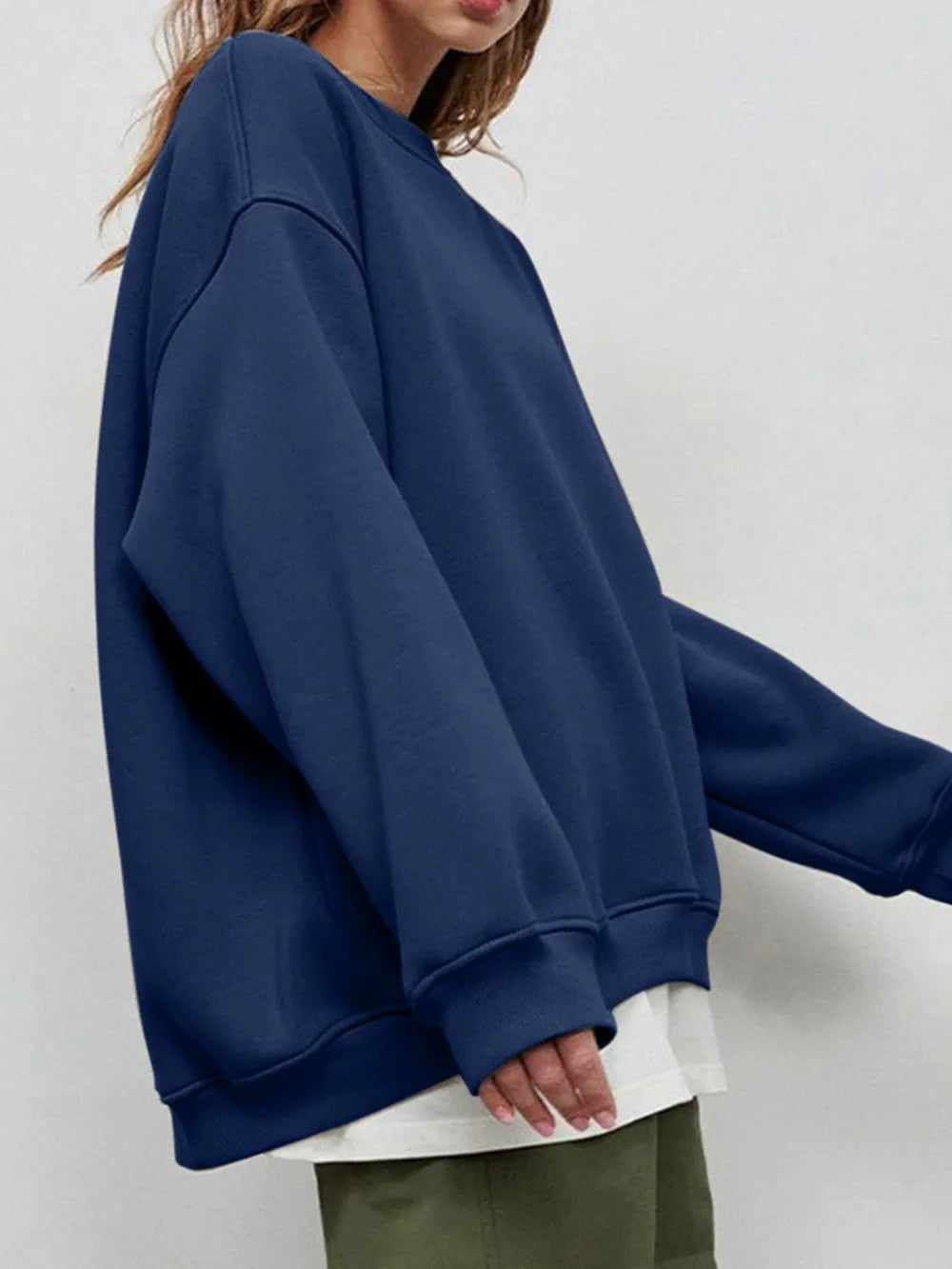 Autumn and winter new solid color round neck loose pullover sweatshirt long sleeved fleece sweater for women